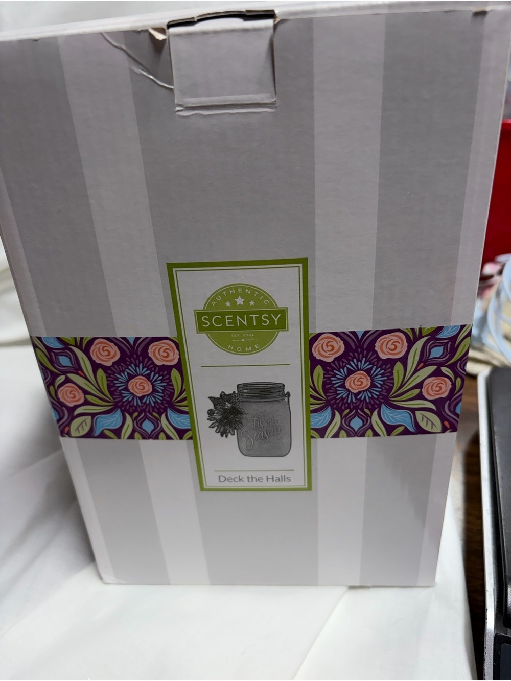 Limited Scentsy Holiday 2020 Deck The Halls Warmer Original Box - Picture 7 of 8